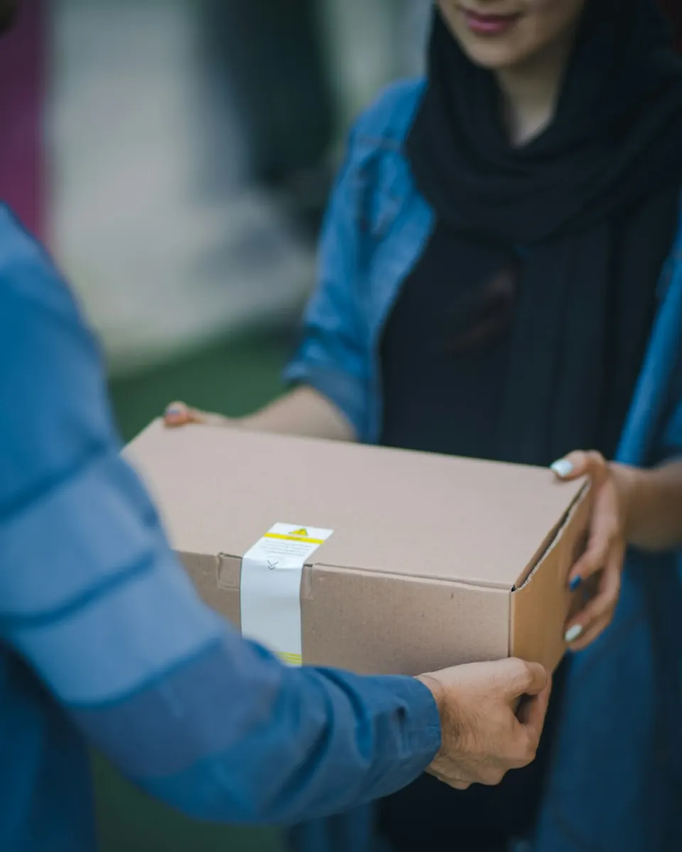 Professional logistics handling and package delivery